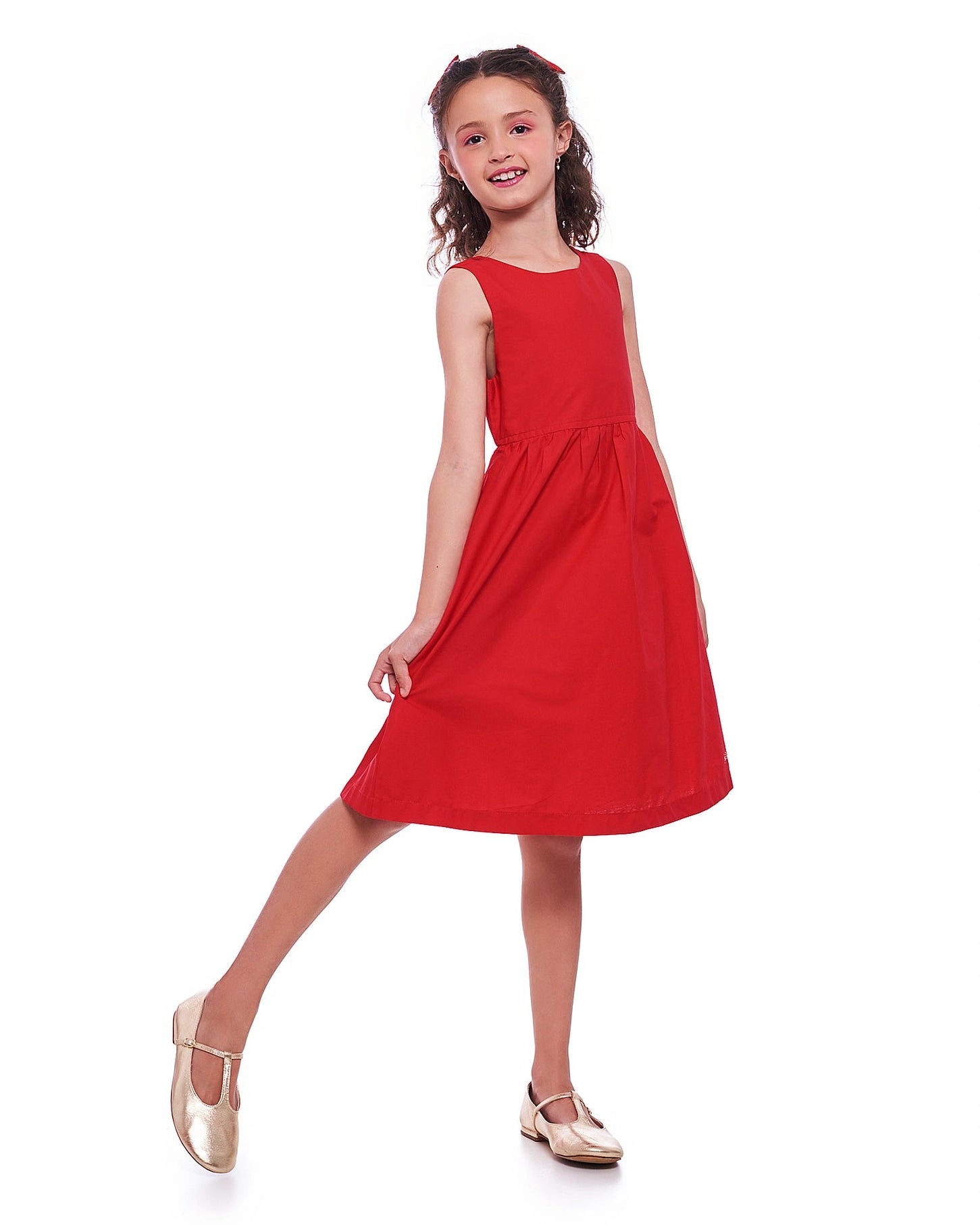 Vestido curto feminino infantil com alças largas e saia fluida