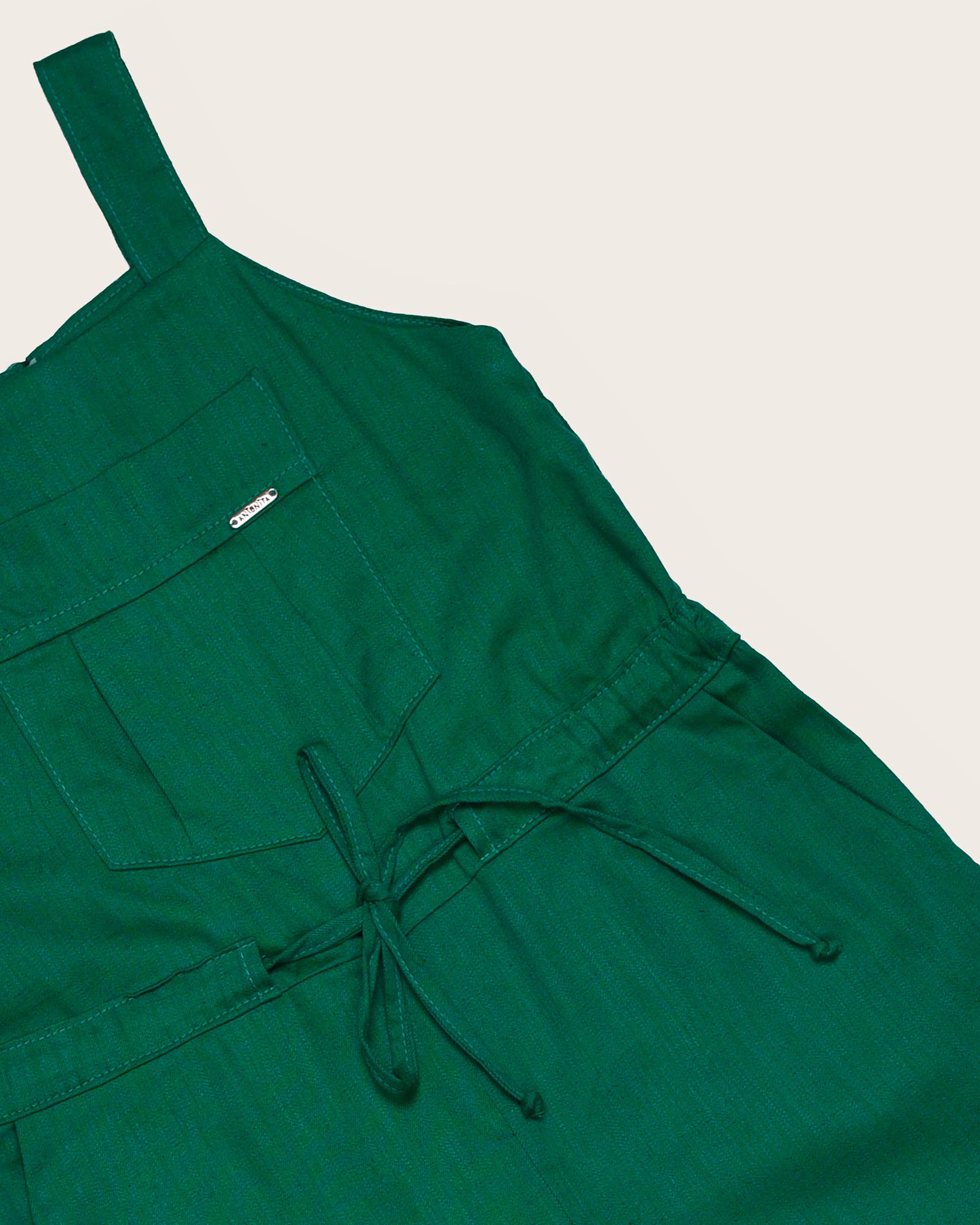 Macacão longo infantil feminino Antonita com alças largas e design prático para meninas 