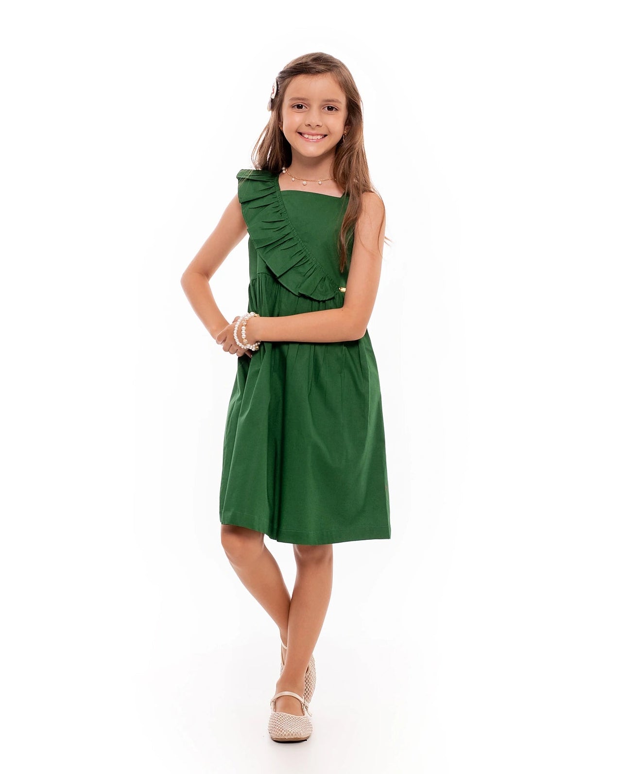 Vestido curto feminino infantil com alças largas e babados na parte frontal