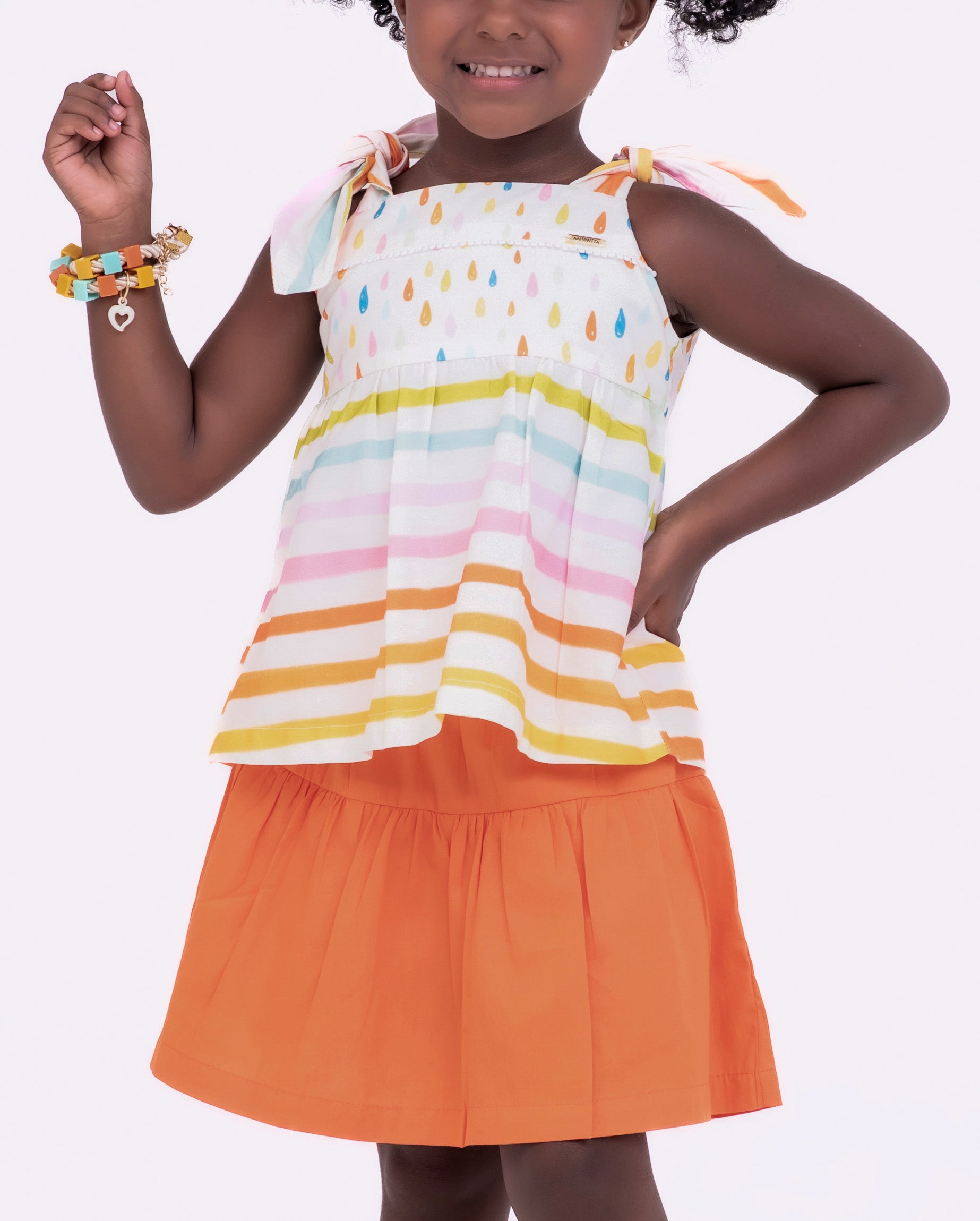 Conjunto com blusa de alças e estampa de gotas coloridas infantil feminino Antonita para meninas de 2 a 10 anos