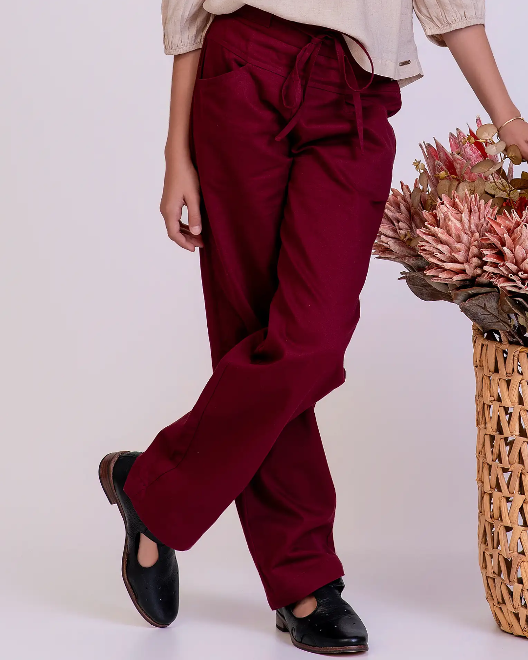 Calça com amarração e corte amplo infantil feminino Antonita para meninas 