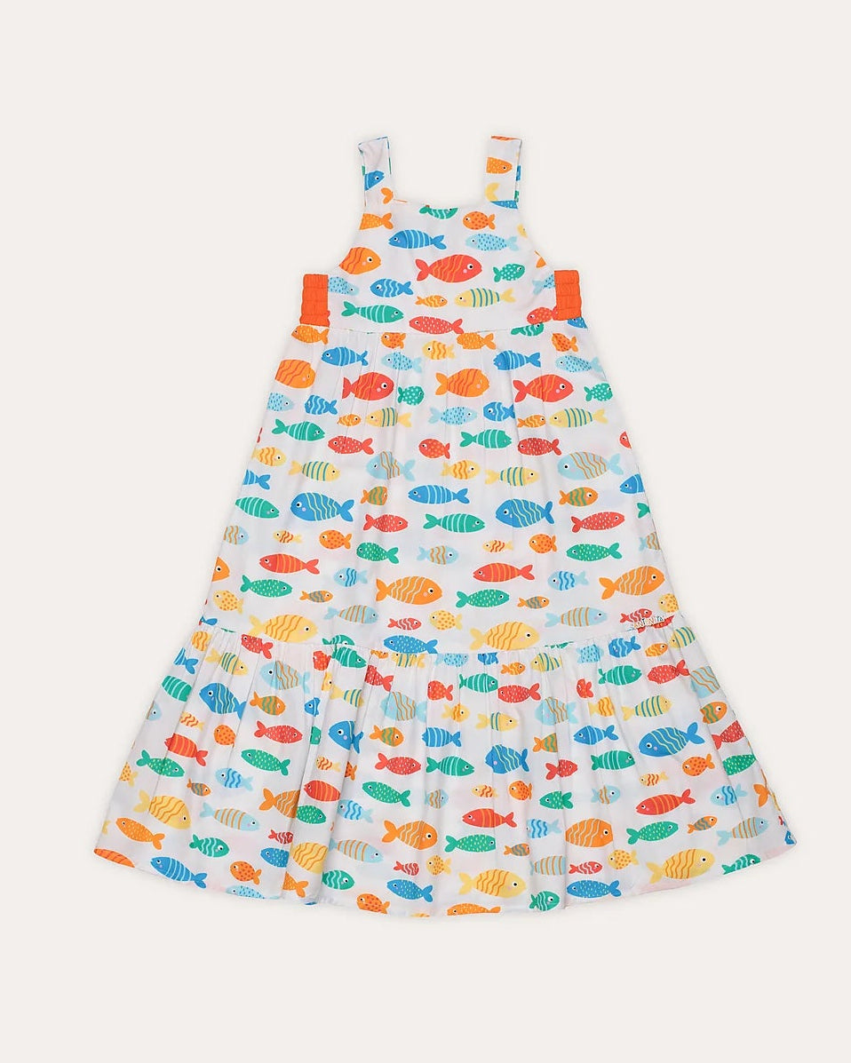 Vestido infantil com estampa de peixes coloridos e saia ampla