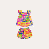 Conjunto infantil feminino com blusa estampada de frutas e short colorido