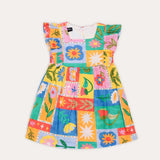 Vestido curto feminino infantil com estampa de quadrados coloridos e flores, mangas em babados