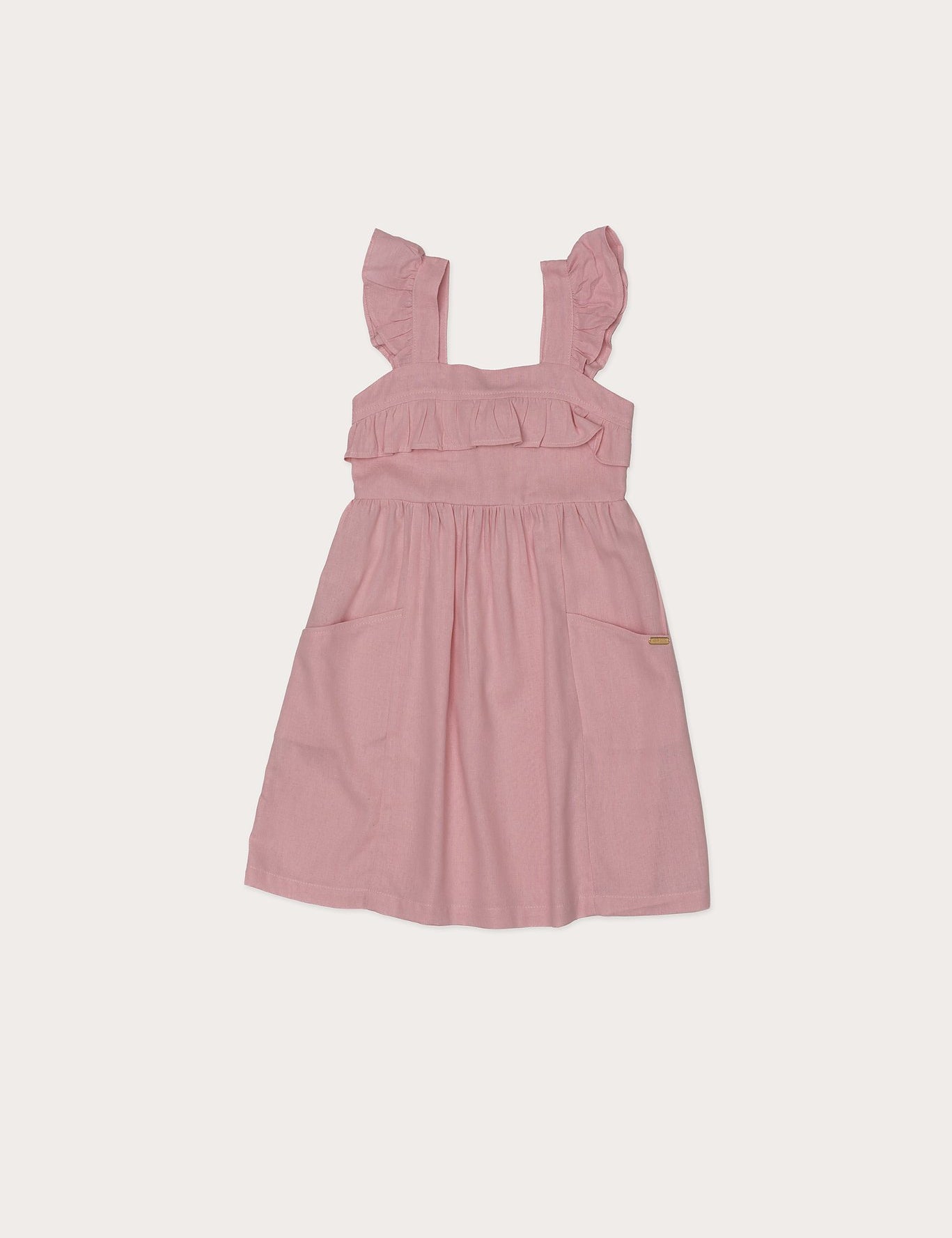 Vestido infantil com alças largas, saia solta e detalhes franzidos