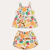 Conjunto infantil feminino com blusa de alças e short, estampa de frutas coloridas