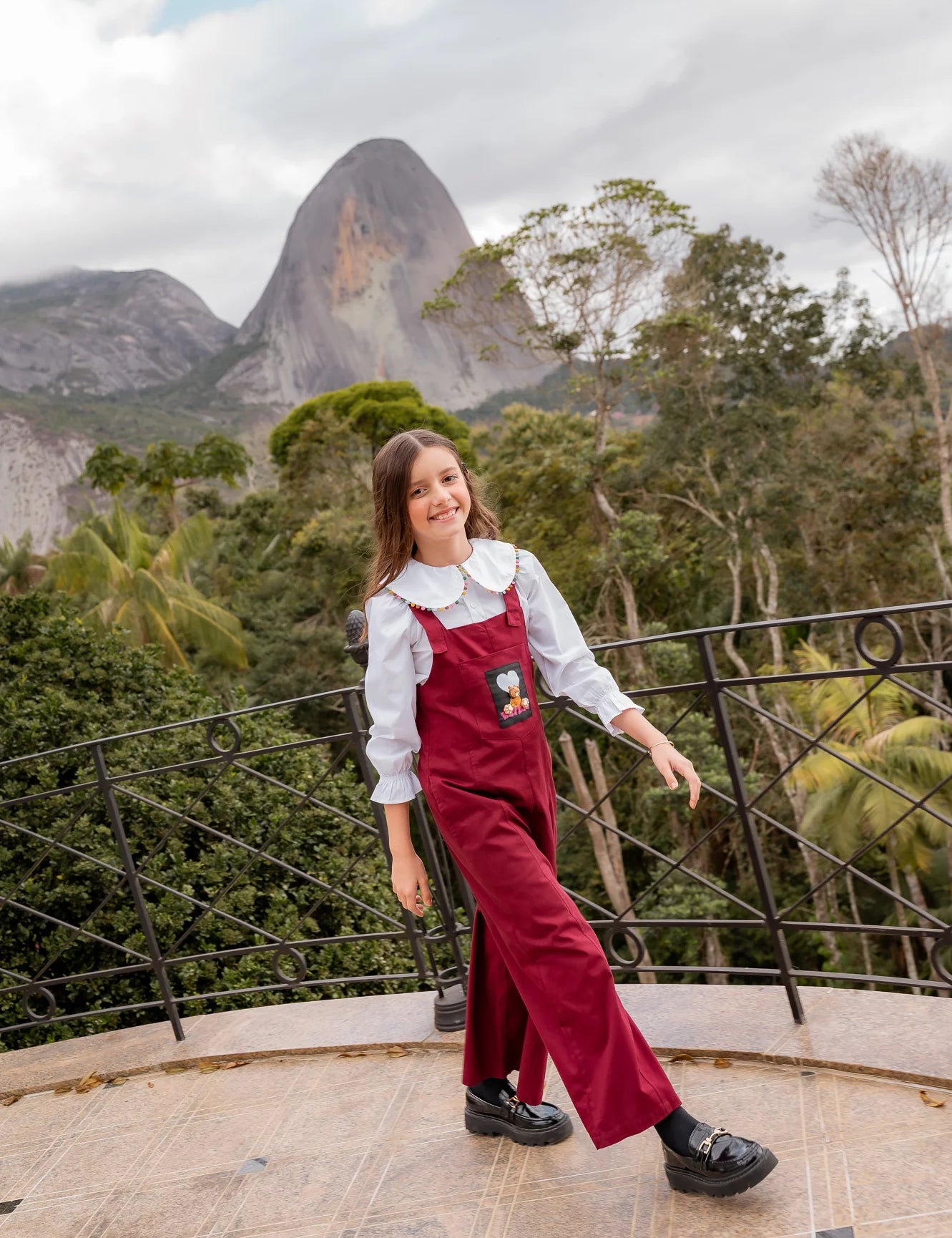 Macacão em tom vinho com detalhe lúdico infantil feminino Antonita para meninas 
