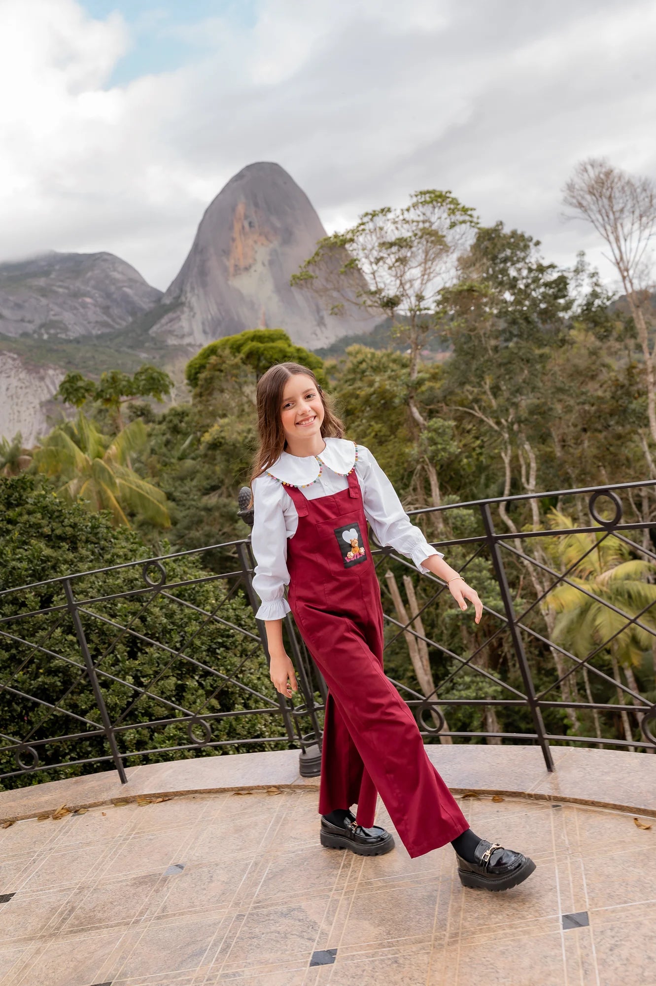 Macacão em tom vinho com detalhe lúdico infantil feminino Antonita para meninas 