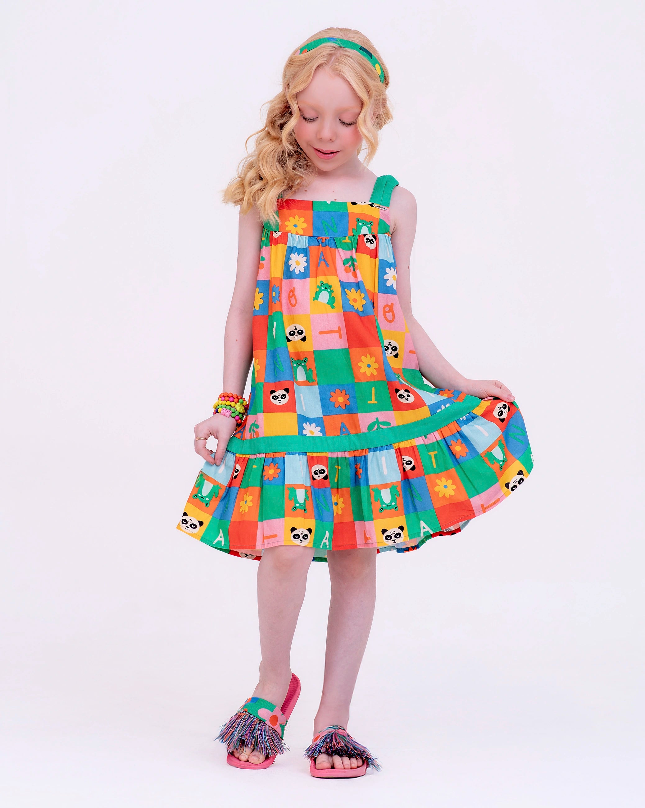 Vestido de alça com estampa Caça-Palavras infantil feminino Antonita para meninas de 2 a 10 anos