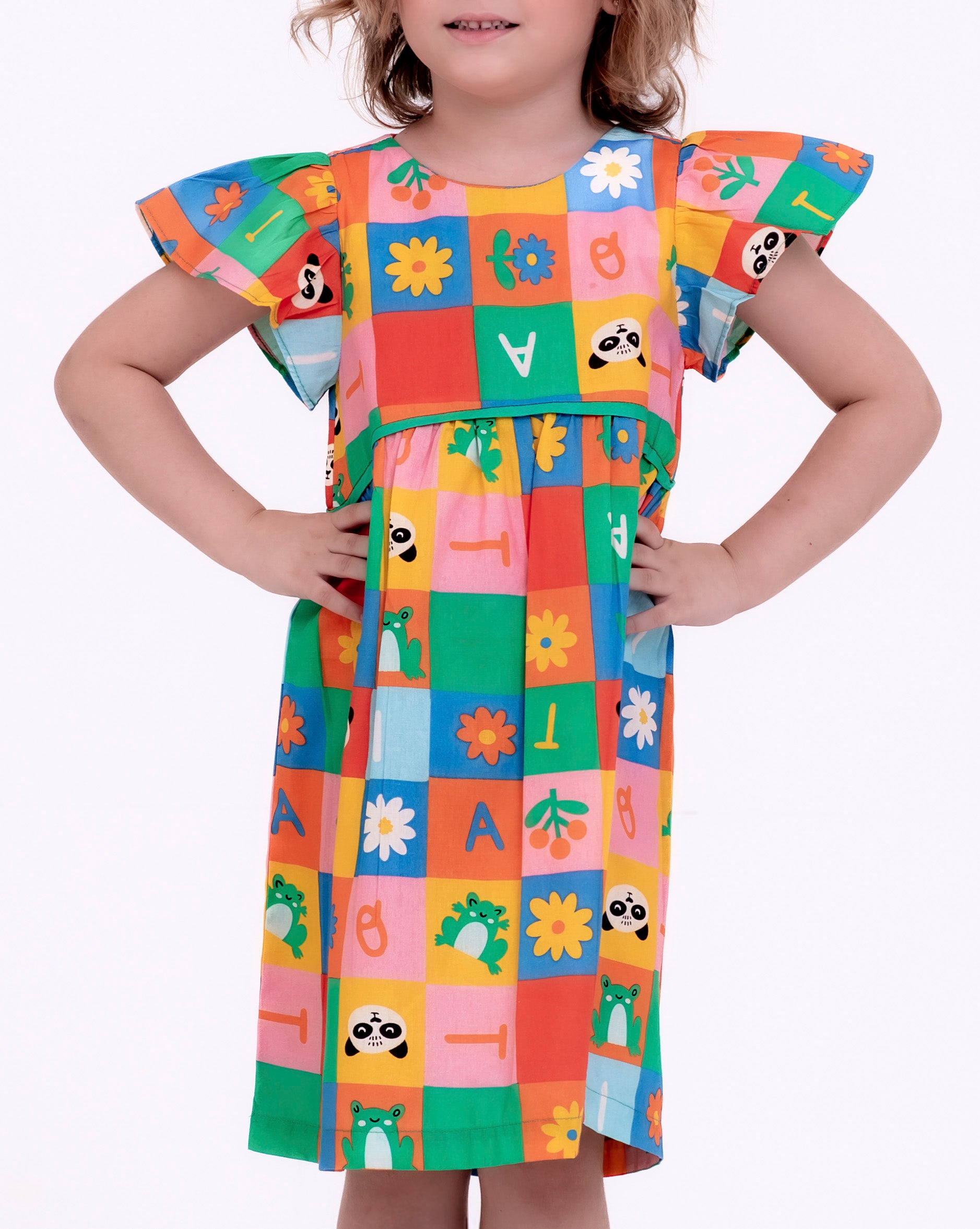 Vestido com estampa Caça-Palavras infantil feminino Antonita para meninas de 2 a 10 anos