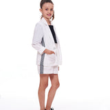 Conjunto feminino infantil branco com jaqueta de manga longa e short, detalhes em listras laterais