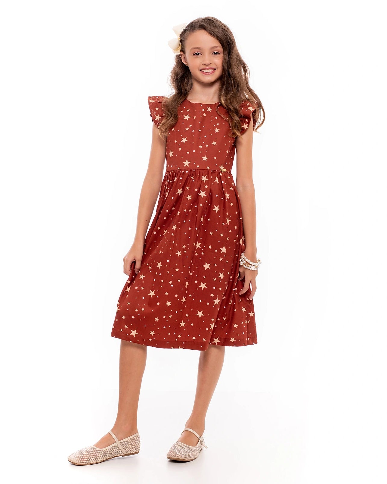 Vestido curto feminino infantil com alças largas, estampa de estrelas e saia ampla