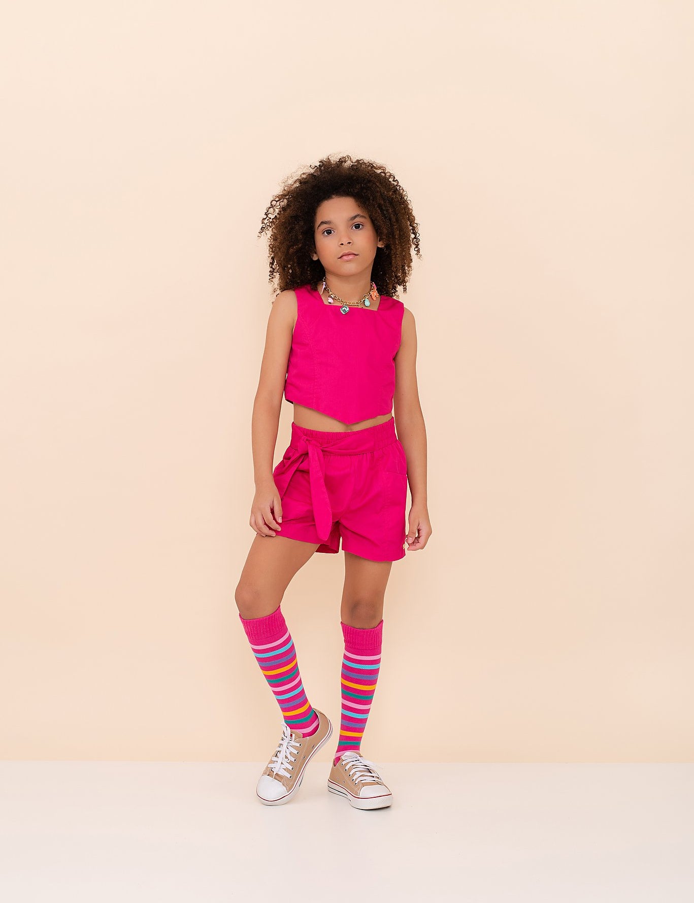 Conjunto infantil feminino rosa com top cropped e short de cintura elástica