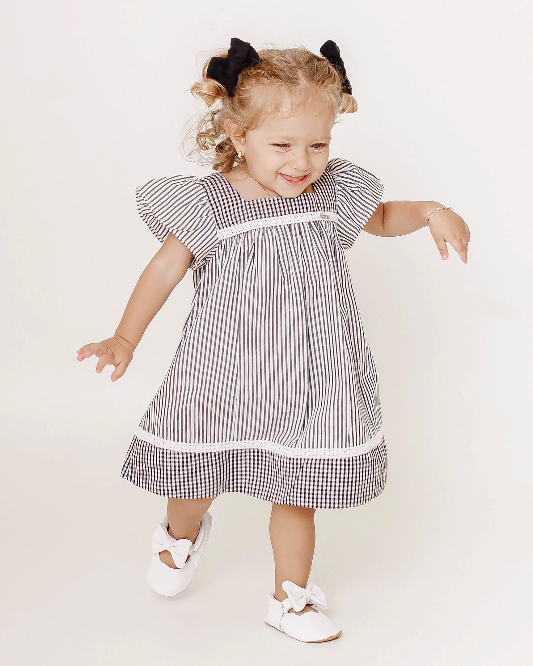Vestido com estampa Abelhas infantil feminino Antonita para meninas de 2 a 10 anos