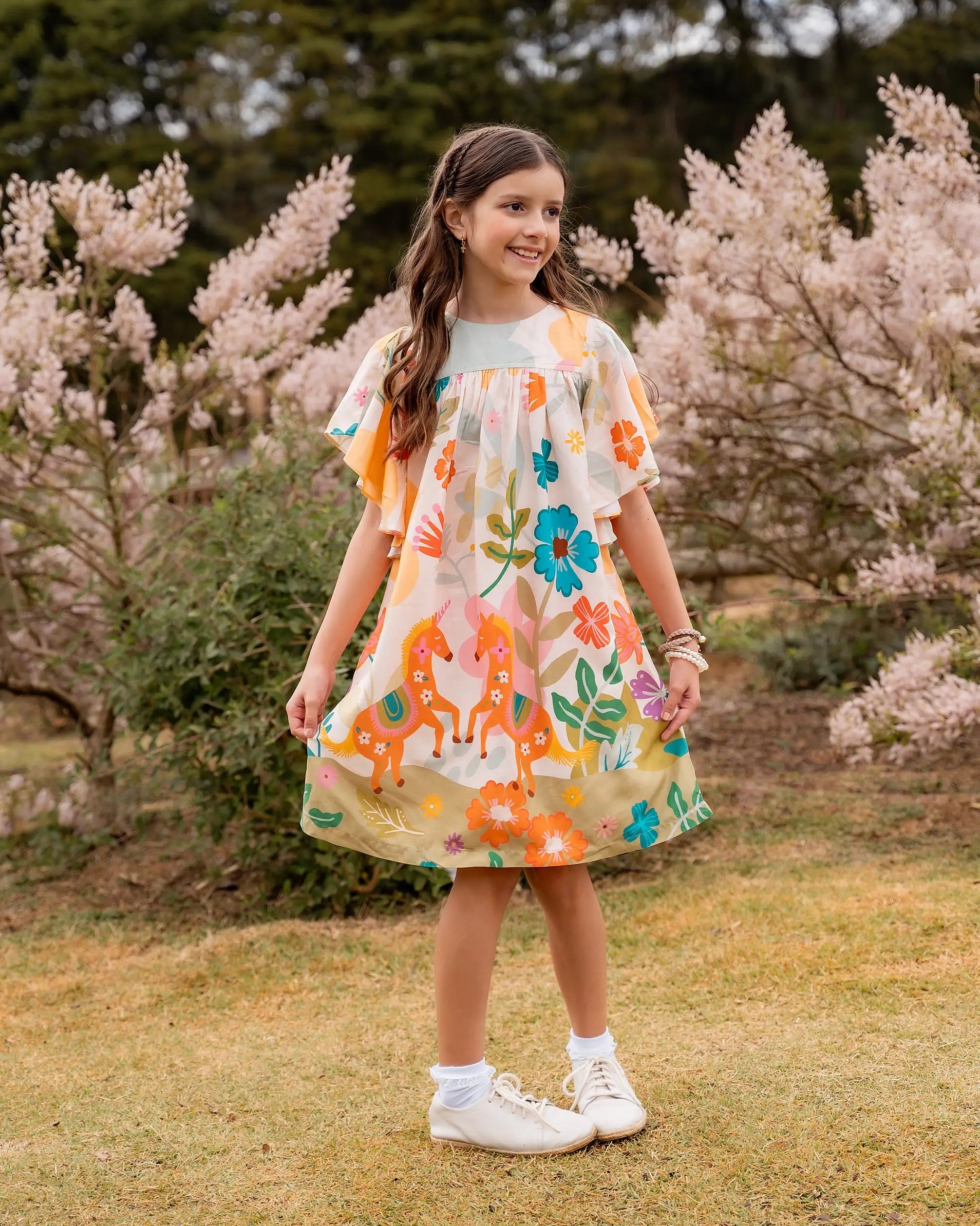 Vestido curto com estampa Uni infantil feminino Antonita para meninas de 2 a 10 anos.