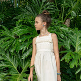 Vestido feminino infantil com alças finas e detalhes em renda na parte superior