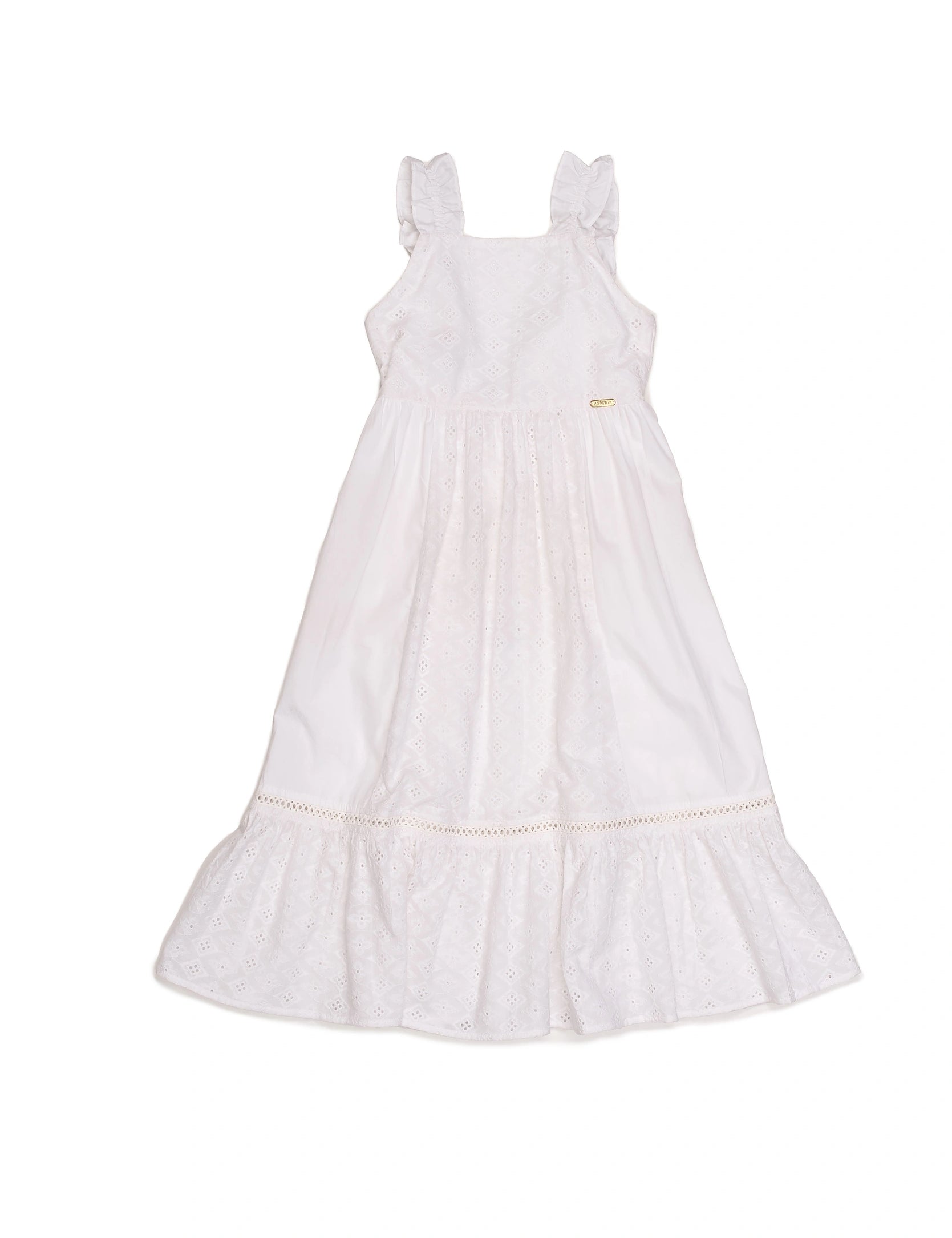 Vestido curto branco com alças largas e detalhe de renda na barra