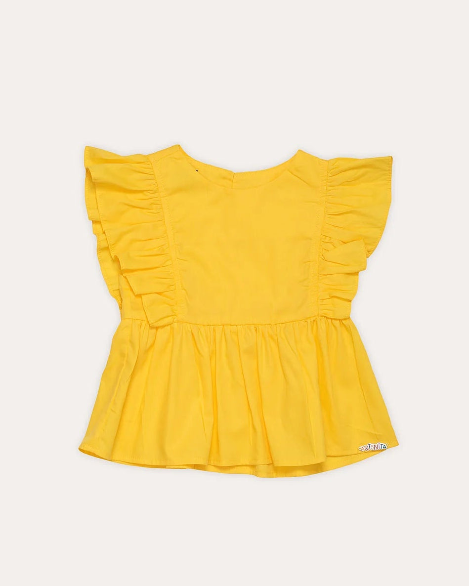 Blusa feminina infantil com mangas amplas e caimento leve, detalhes franzidos.