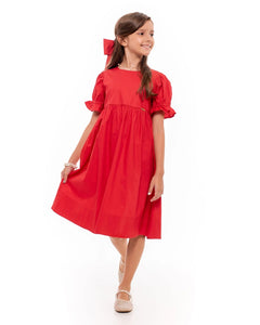 Vestido curto feminino com mangas bufantes e saia fluida, detalhe de ajuste na cintura