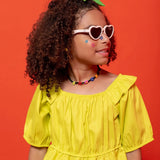 Blusa infantil feminina com mangas bufantes e detalhe de franzido na parte frontal