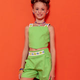 Conjunto feminino infantil verde com blusa de alças largas e short leve