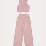 Conjunto feminino infantil com colete e calças largas, detalhe de botões no colete