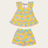 Conjunto infantil feminino com blusa de alças largas e short, estampa geométrica em amarelo e rosa