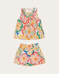 Conjunto infantil feminino estampado com formas de flor e xadrez