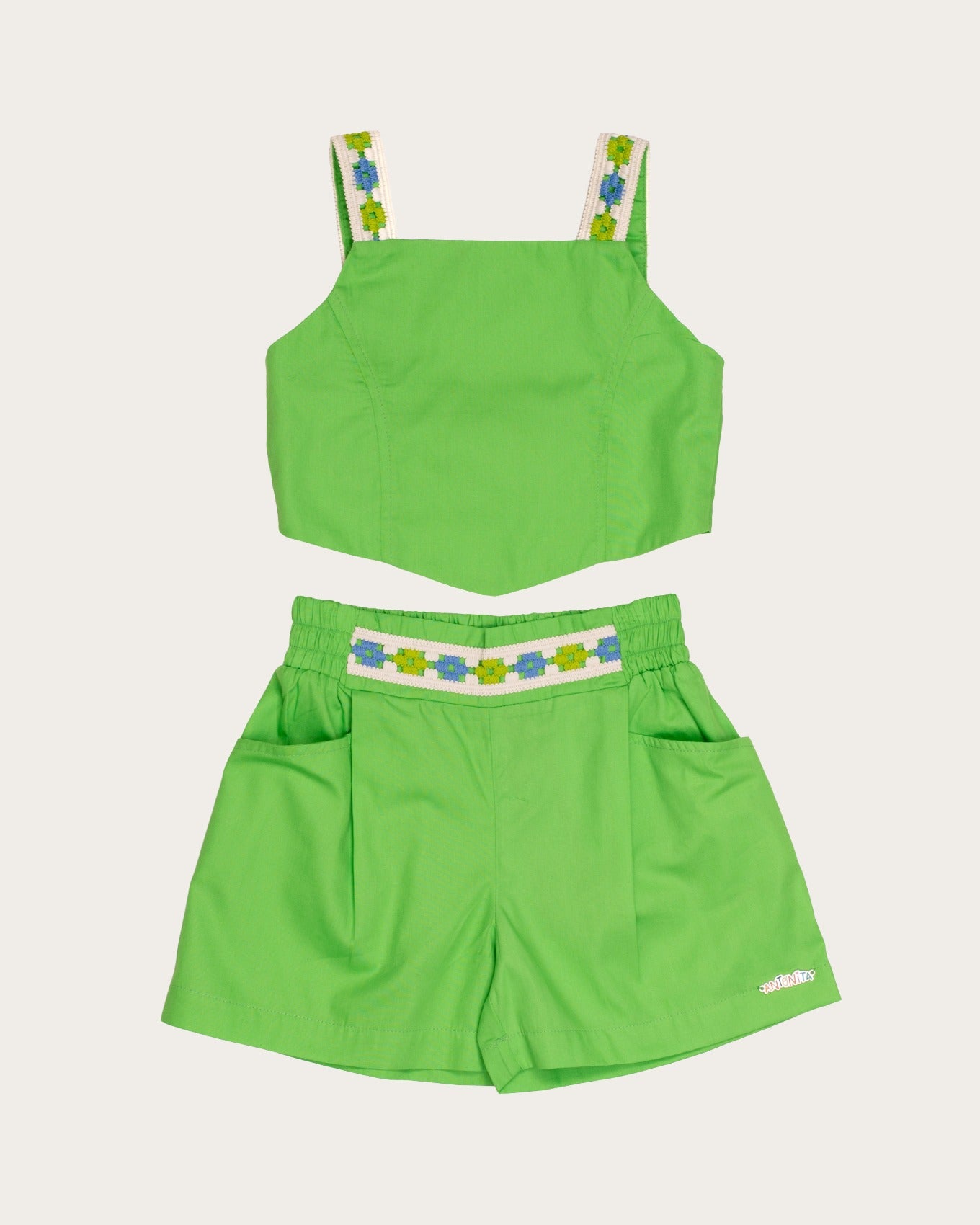 Conjunto feminino infantil verde com blusa de alças largas e short leve
