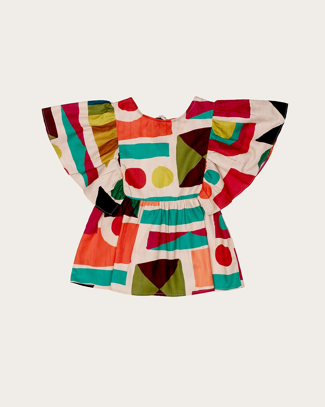 Conjunto feminino infantil com blusa estampada em formas geométricas e short laranja