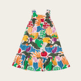 Vestido midi feminino infantil com estampa colorida de frutas e folhas, alças largas e saia rodada