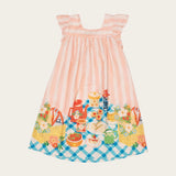 Vestido infantil com estampa de piquenique, alças com babados e saia ampla