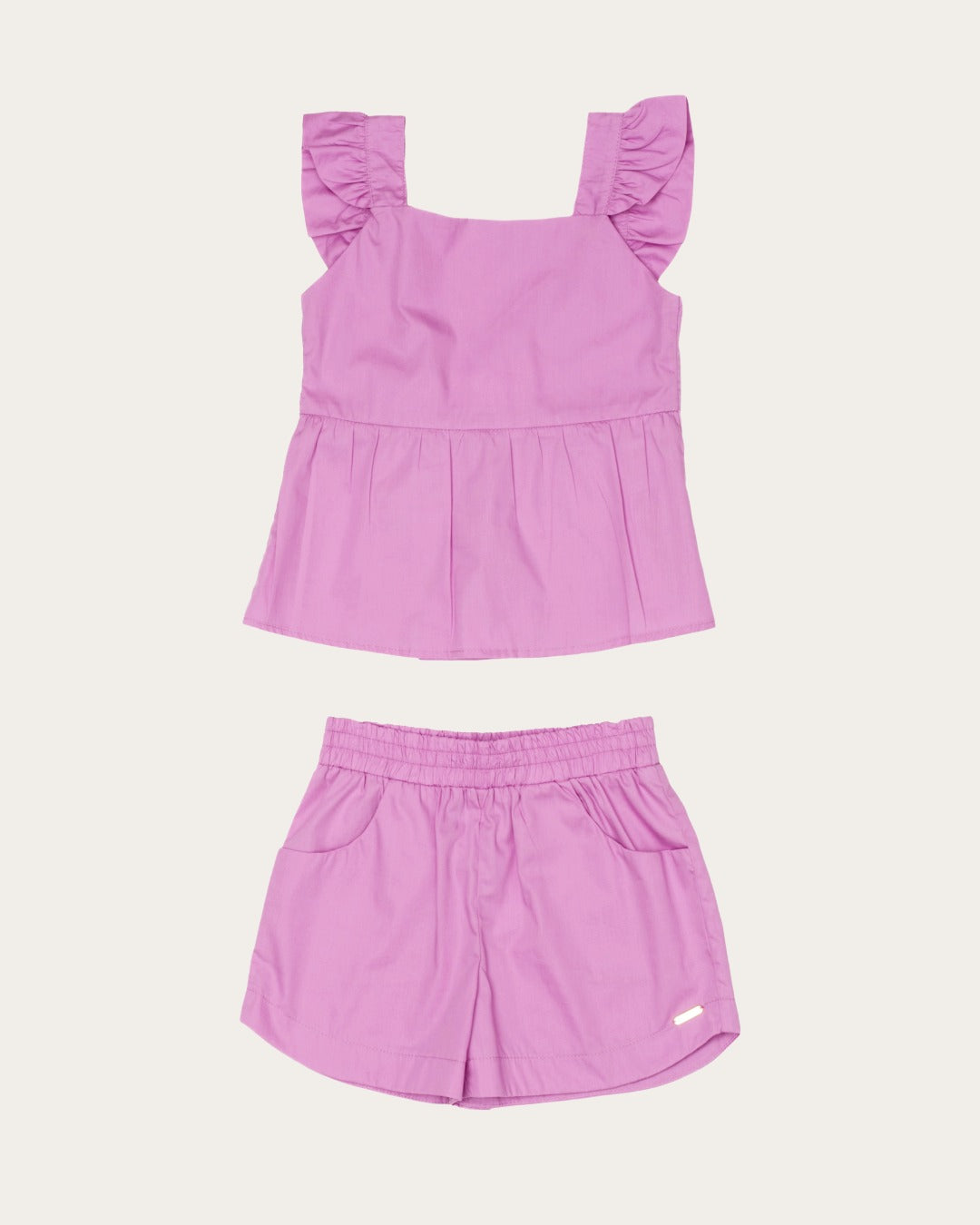 Conjunto infantil feminino lilás com blusa de alças largas e short, detalhes em babados