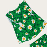 Conjunto infantil feminino com blusa verde e short, estampa de flores brancas e detalhe em renda