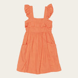 Vestido infantil com alças largas, saia solta e detalhes franzidos