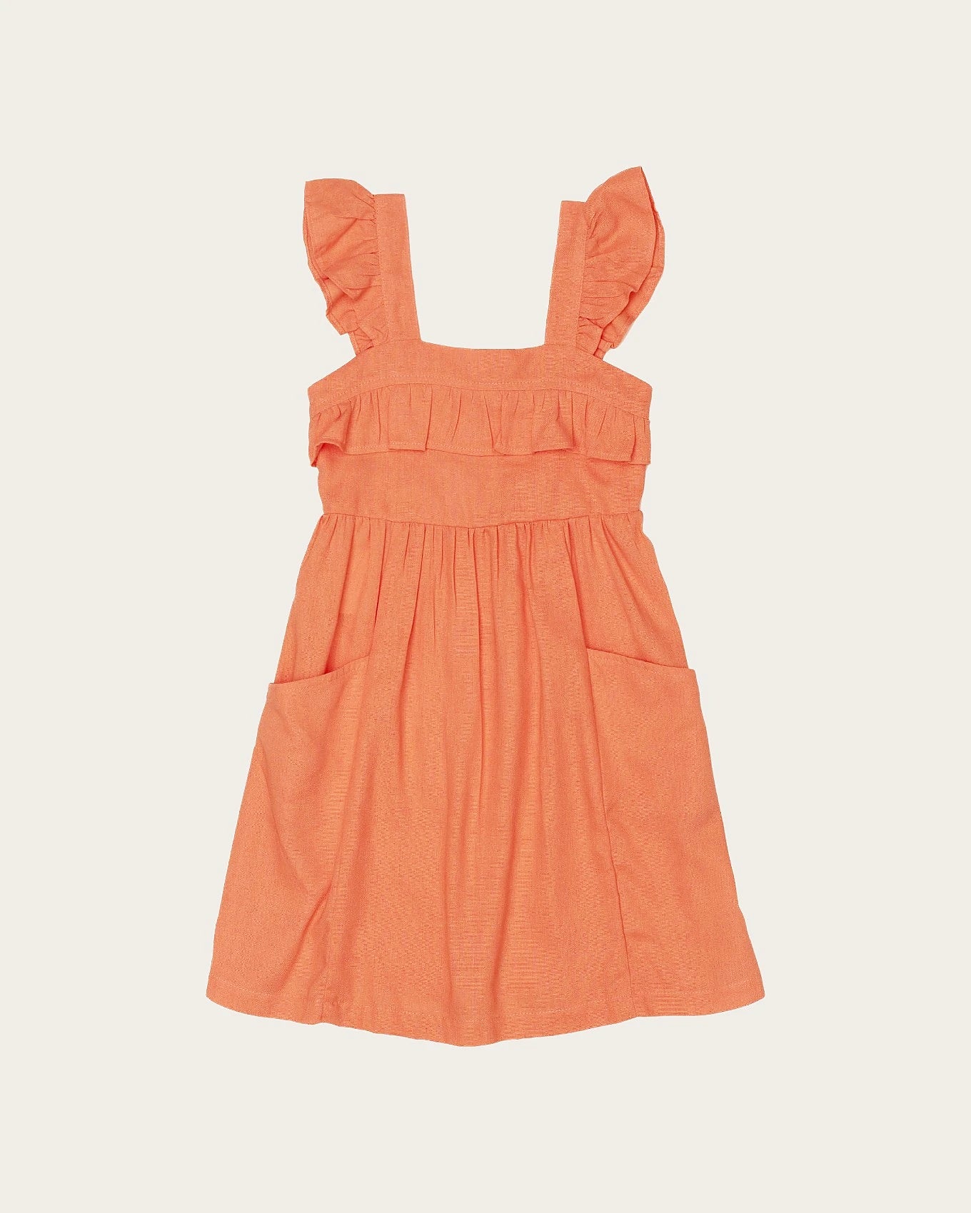 Vestido infantil com alças largas, saia solta e detalhes franzidos