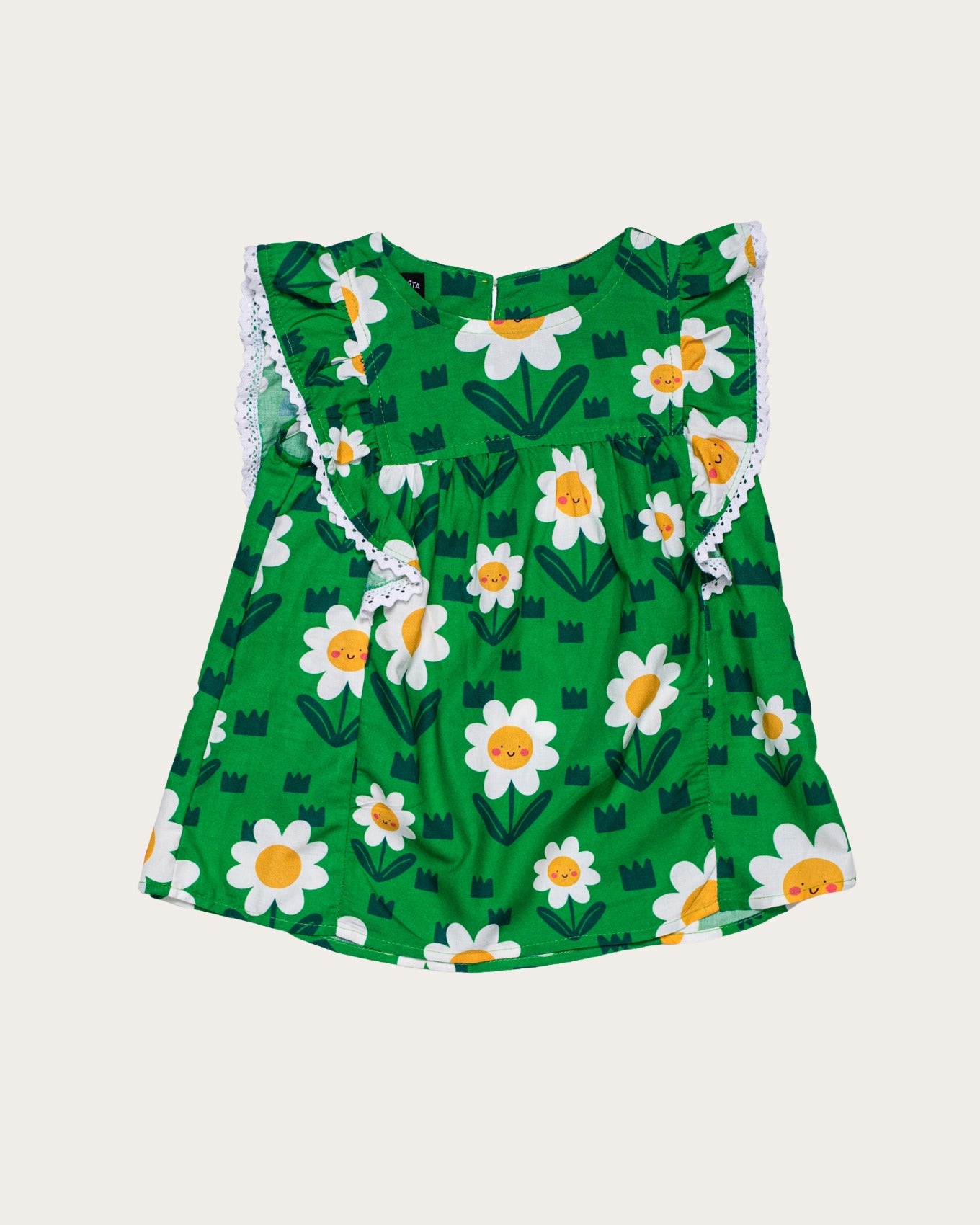 Conjunto infantil feminino com blusa verde e short, estampa de flores brancas e detalhe em renda