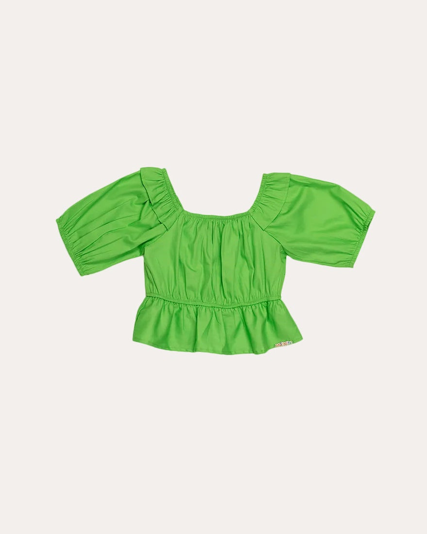 Blusa infantil feminina com mangas bufantes e detalhe de franzido na parte frontal