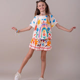 Conjunto infantil feminino com blusa de mangas bufantes e saia rodada, estampa colorida de arco-íris e flores