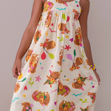 Vestido infantil feminino com estampa de capivaras e balões, alças finas e saia ampla