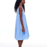 Vestido feminino infantil azul com alças largas e saia em camadas