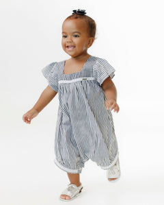 Romper infantil feminino Antonita com estampa de abelhas, ideal para meninas de 2 a 10 anos