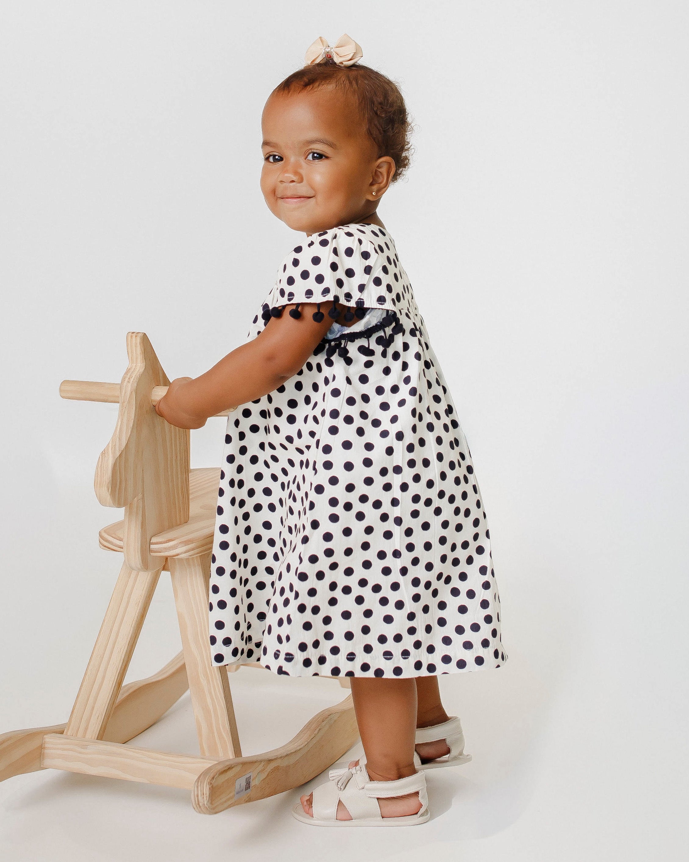 Vestido de bolinhas preto e branco infantil feminino Antonita para meninas de 2 a 10 anos