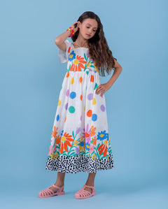 Vestido midi feminino infantil com estampa de flores e bolinhas coloridas, mangas bufantes e saia solta