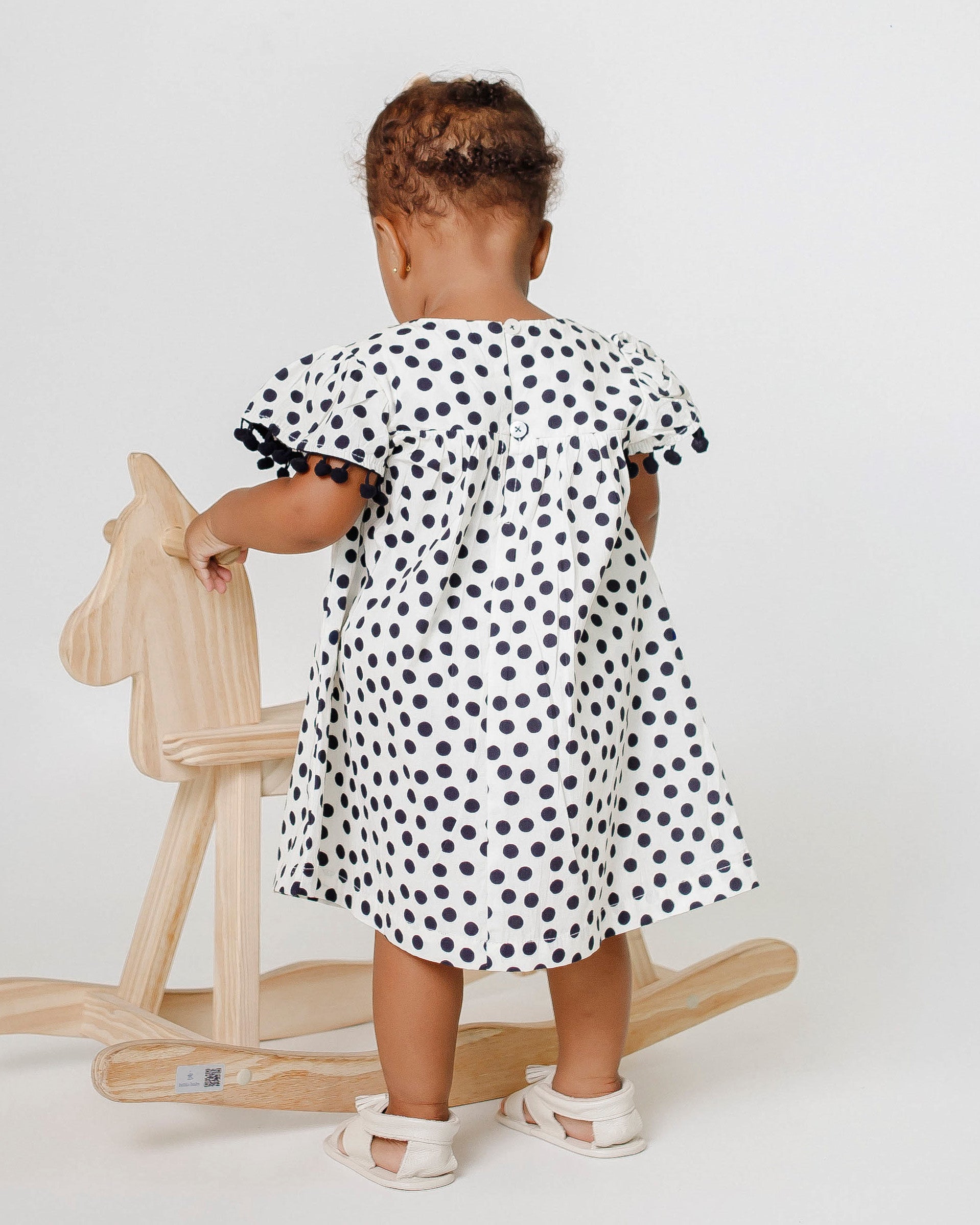 Vestido de bolinhas preto e branco infantil feminino Antonita para meninas de 2 a 10 anos