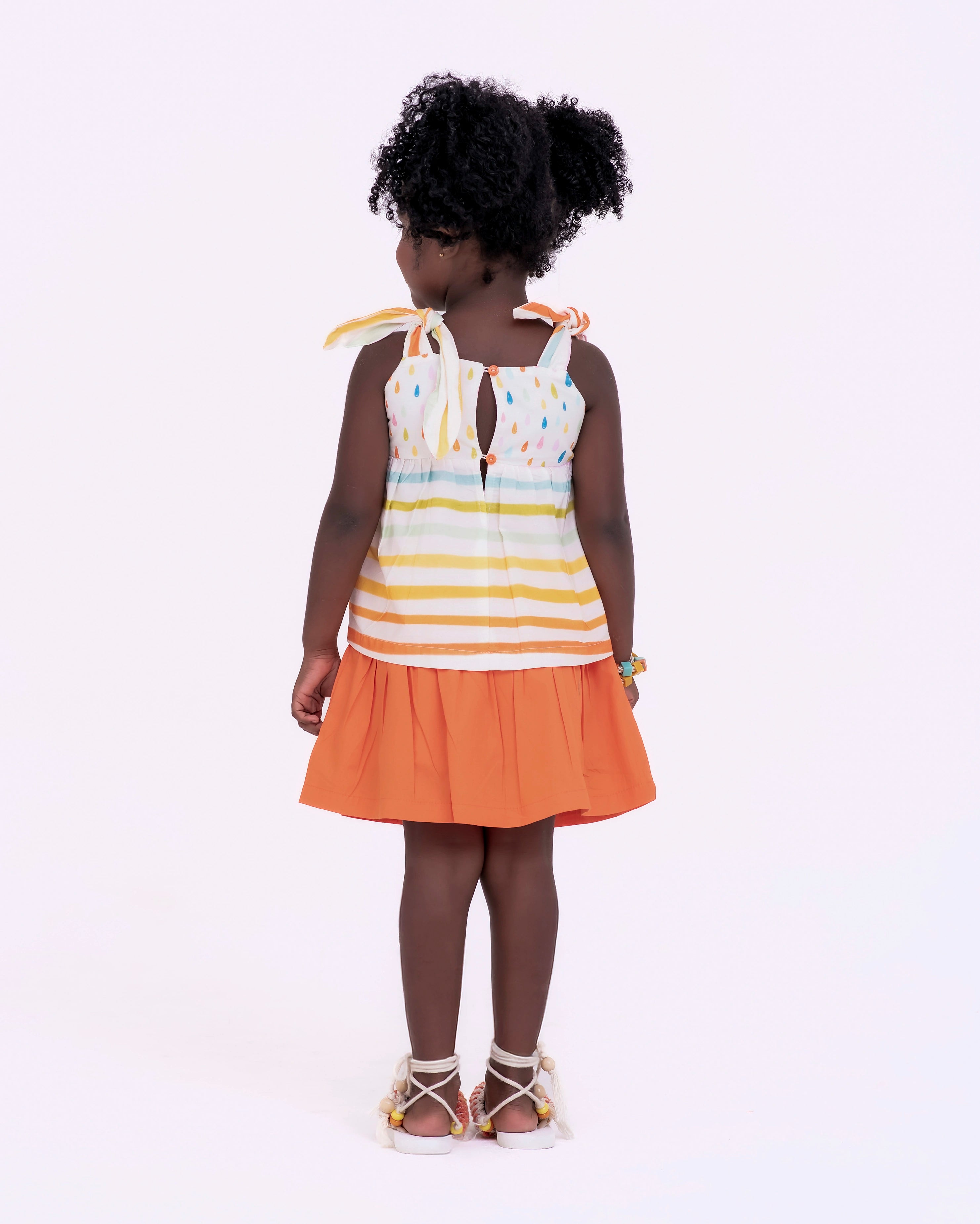 Conjunto com blusa de alças e estampa de gotas coloridas infantil feminino Antonita para meninas de 2 a 10 anos