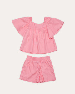 Conjunto rosa infantil feminino com blusa de mangas amplas e short leve