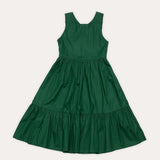 Vestido infantil com alças largas, saia ampla e babados na barra