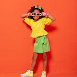 Blusa infantil feminina com mangas bufantes e detalhe de franzido na parte frontal