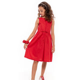 Vestido infantil feminino com alças largas, saia ampla e detalhe de laço na cintura